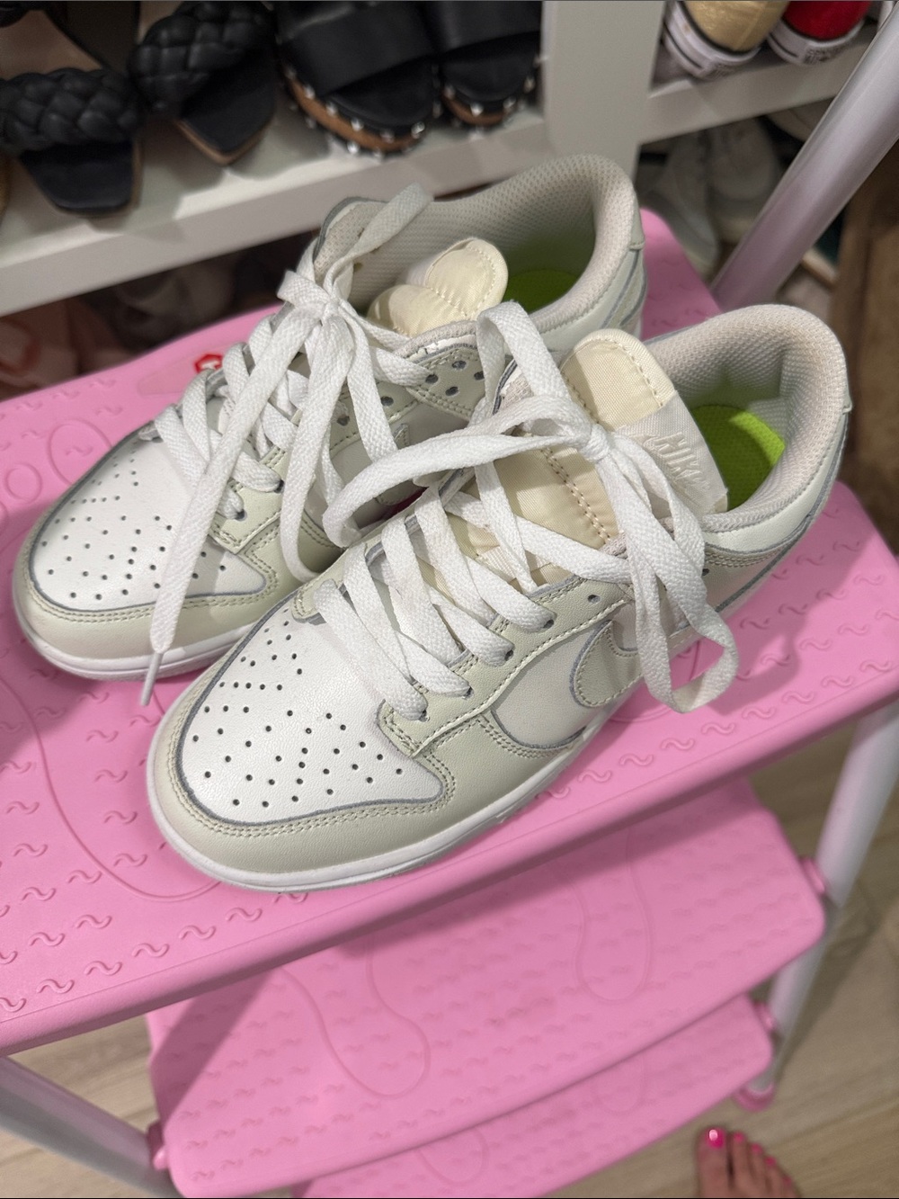 Nike Kids Low-Top Sneakers in White and Cream